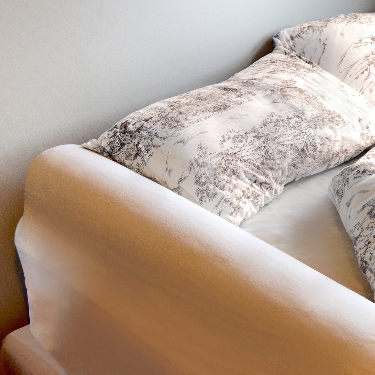 Milliard Parachoques de cama, con funda de bambú y funda antideslizante, hipoalergénica, resistente al agua y lavable