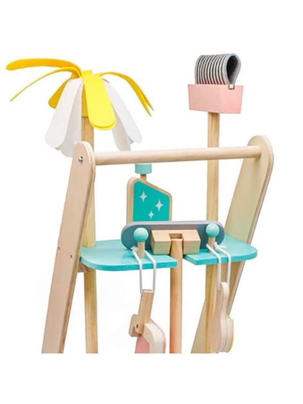 Carrito de limpieza de madera