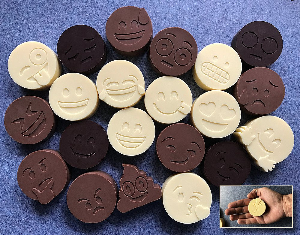 PennyCo Kitchen, moldes grandes de silicona con emojis