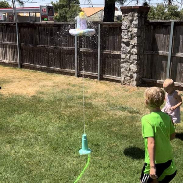 Flying Hover Sprinkler - Sun Squad™