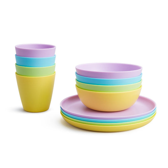 Set platos y vasos Munchkin color pastel