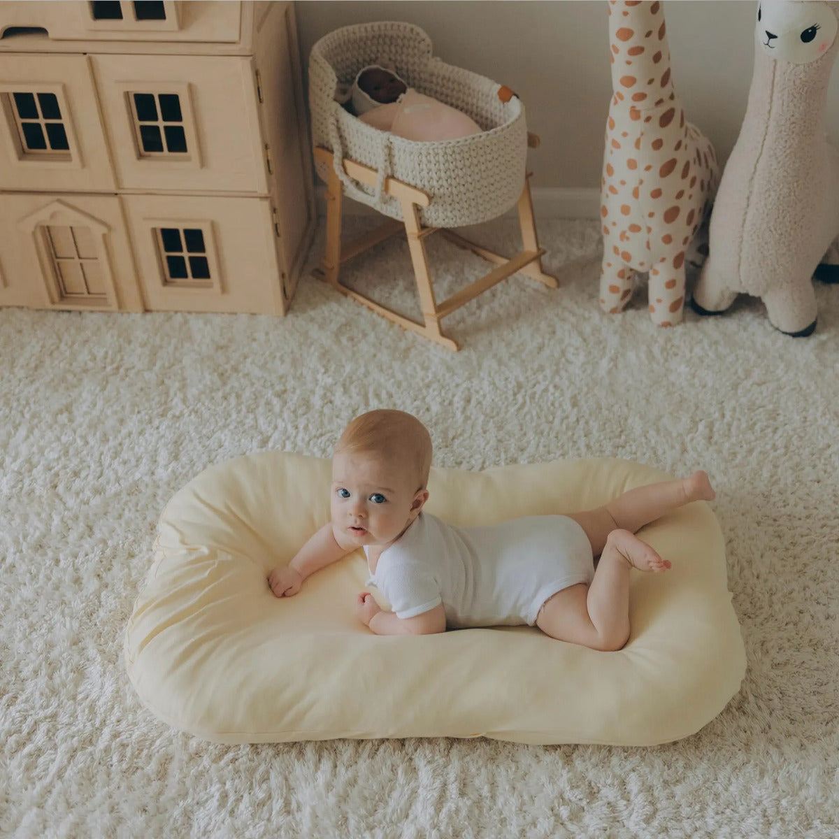 Nido para bebé Aila+Aiden, modelo Snuggle, de algodón orgánico