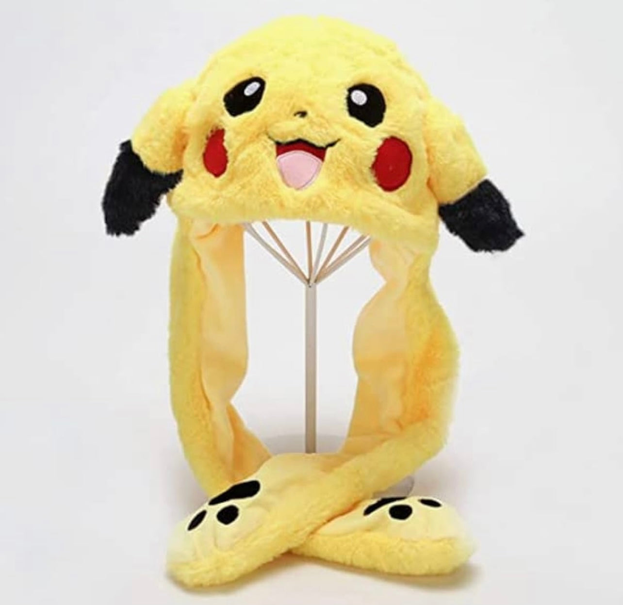 Sombrero de picachu que levanta las orejas