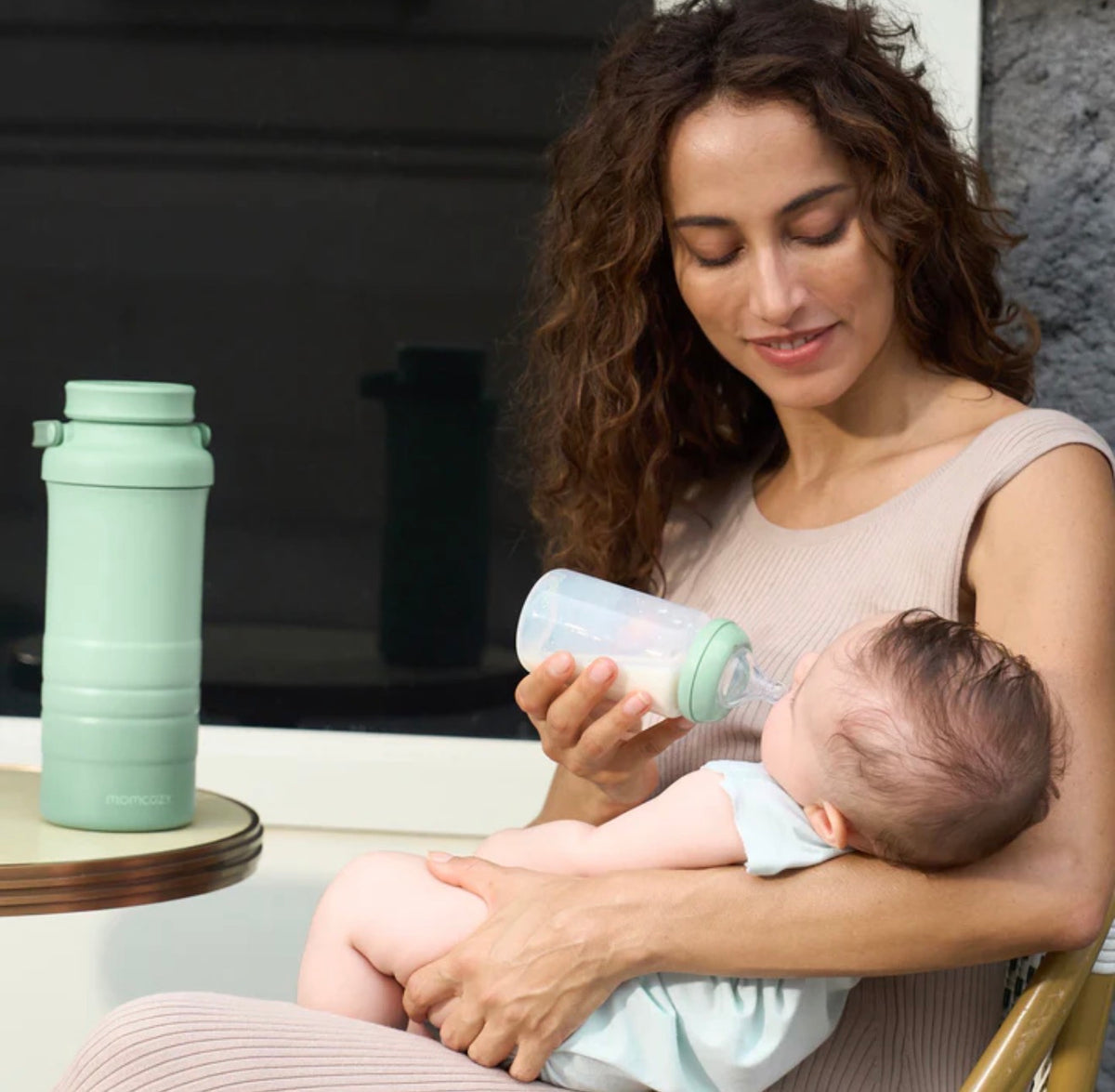 Enfriador portátil de leche materna Momcozy de 650 ml para exteriores