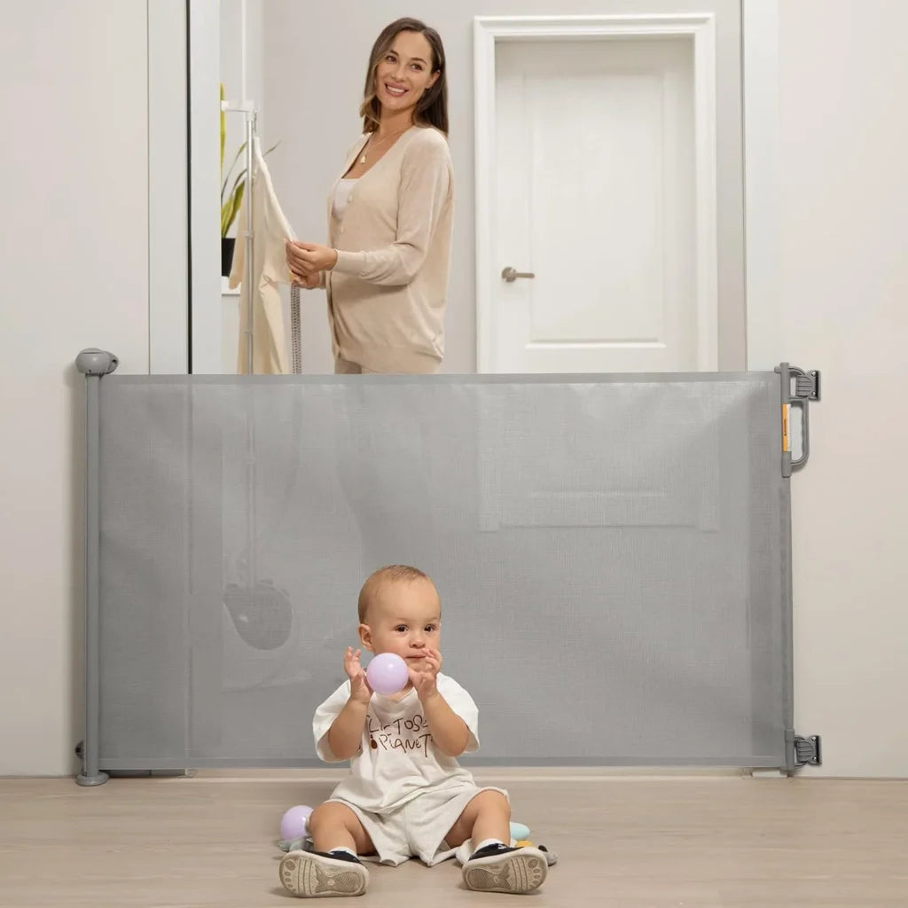 Puerta de seguridad infantil Momcozy para interiores o exteriores 140cm, Gris