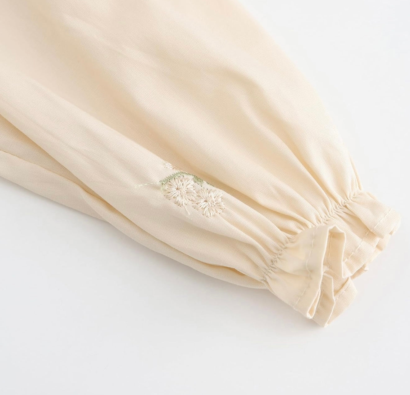 Body manga larga con flores bordadas, 12-18 meses