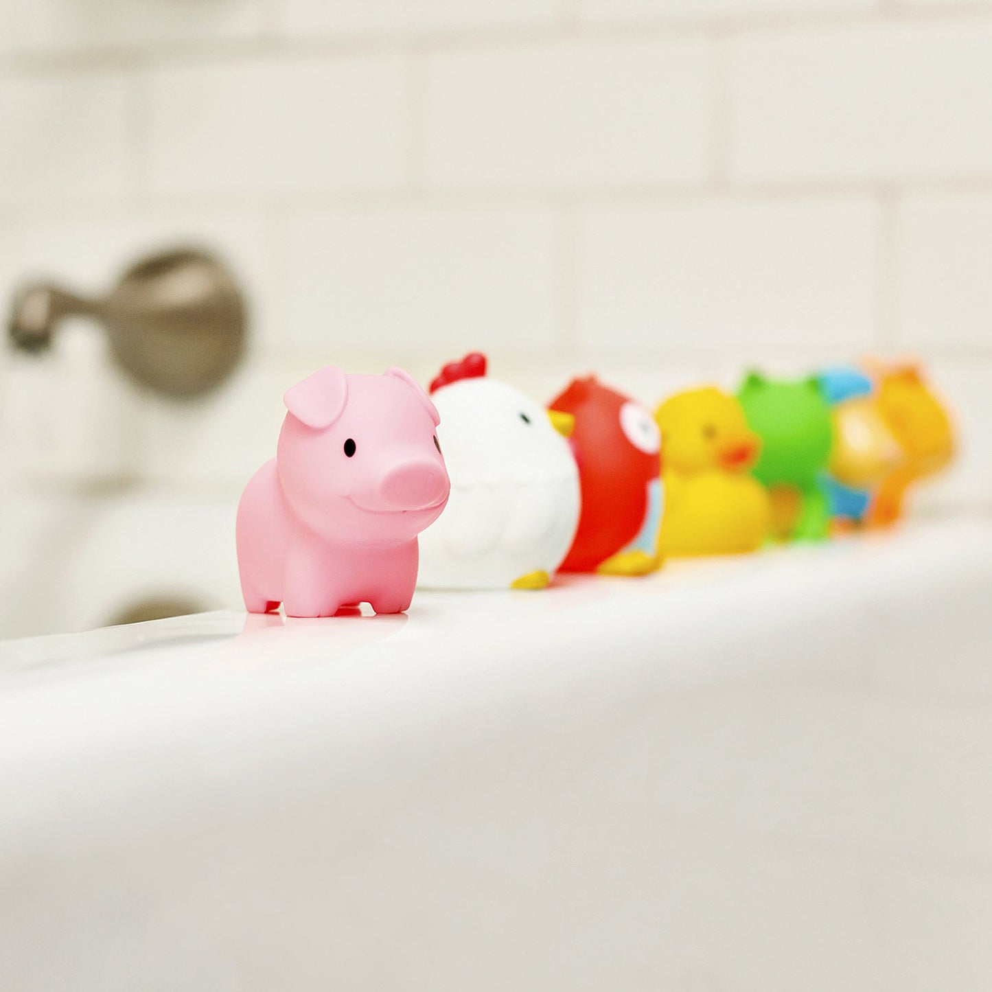 Juguete lanzaagua para baño de Munchkin, 5", Amigos del corral