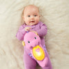 Fisher-Price - Peluche con forma de caballito de mar que brilla cuando se acaricia