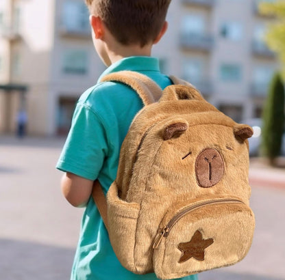 Linda mochila de felpa Capybara