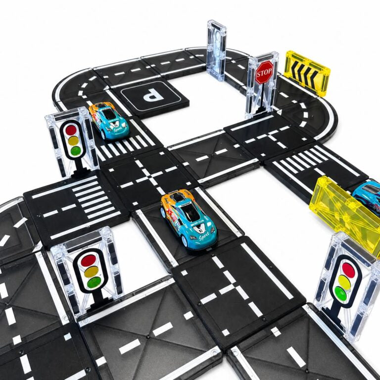 Carretera de azulejos magnéticos con carritos