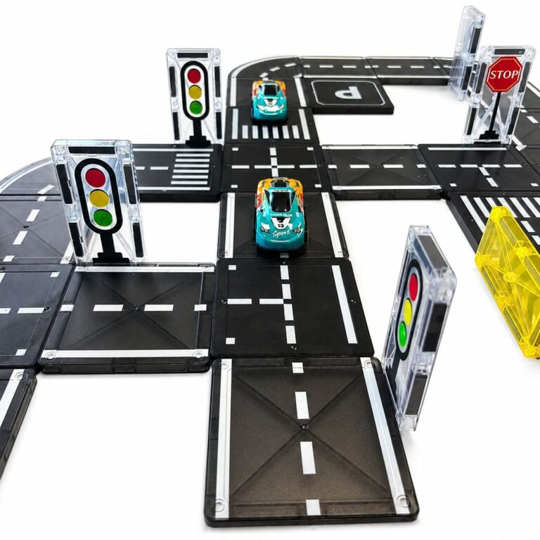 Carretera de azulejos magnéticos con carritos