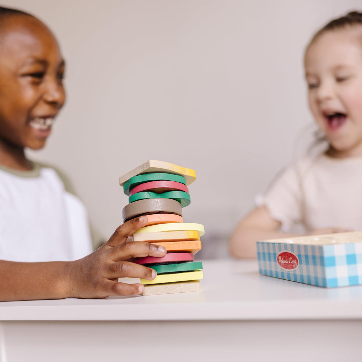 Melissa & Doug, tabla para hacer sandwich
