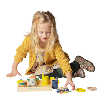Manhattan Toy Flora & Fauna - Juego de té de madera de 23 piezas para niños pequeños y niños