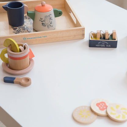 Manhattan Toy Flora & Fauna - Juego de té de madera de 23 piezas para niños pequeños y niños