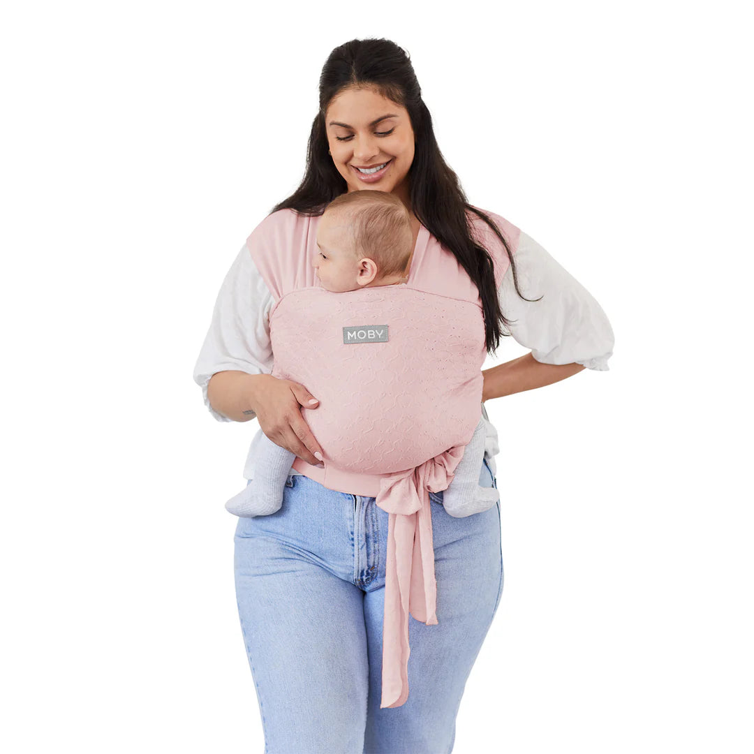 Portabebés Easy-Wrap de Petunia Pickle Bottom - Ojal de cuarzo rosa