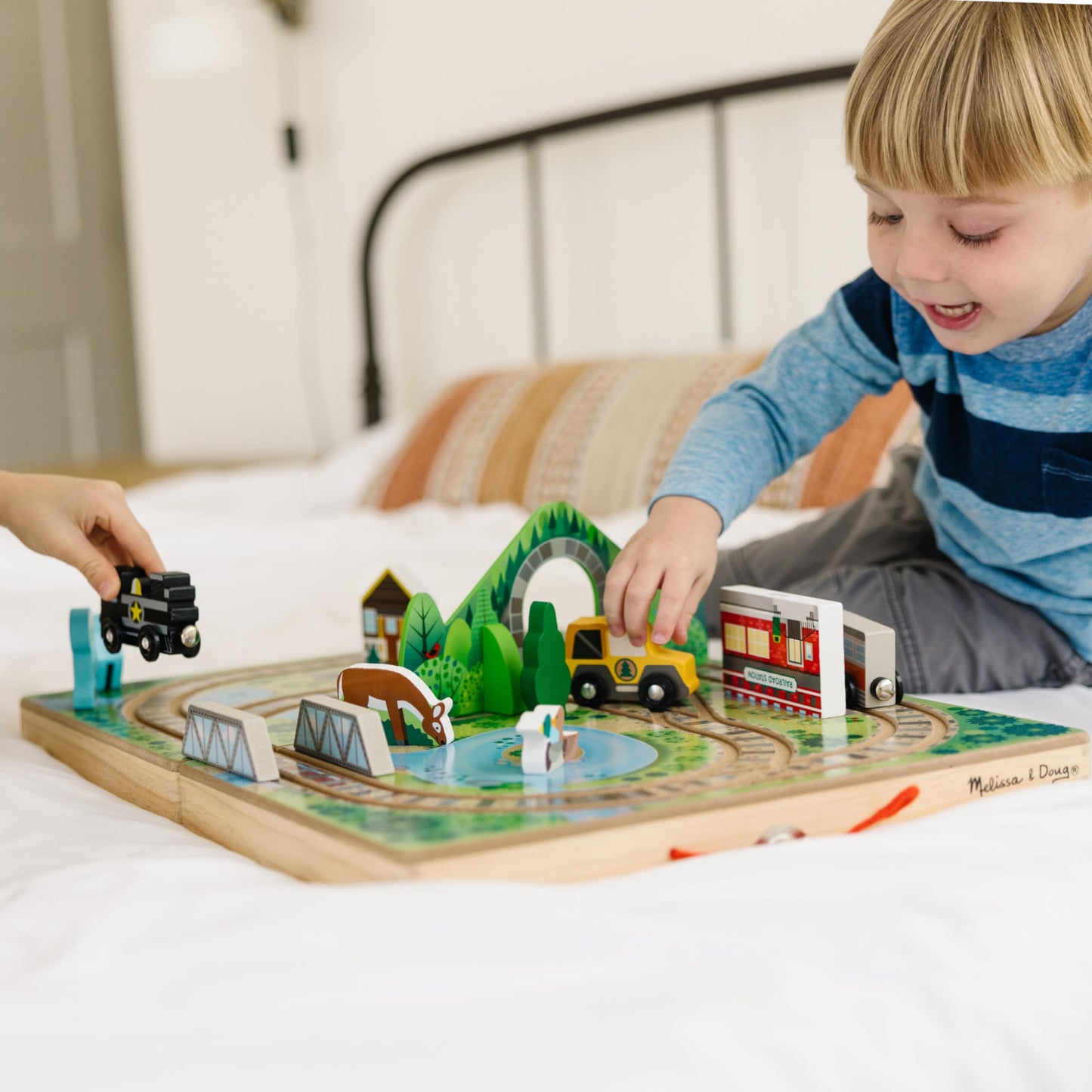 Melissa & Doug ferrocarril de mesa para llevar