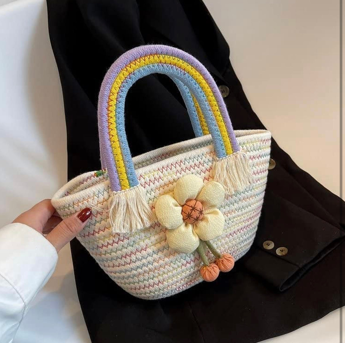 Bonita bolsa de paja de flores