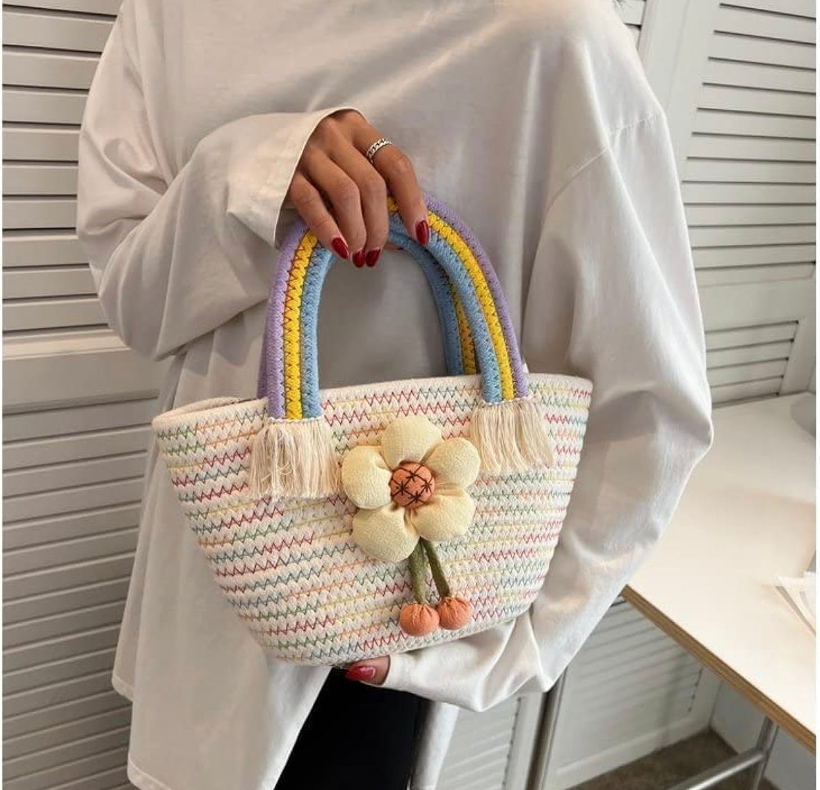 Bonita bolsa de paja de flores