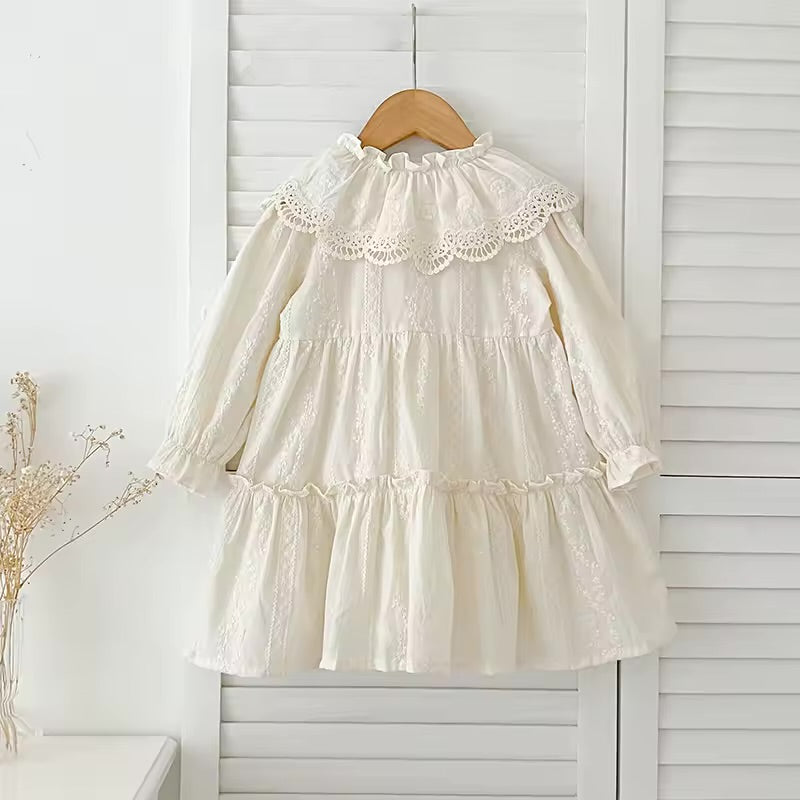 Vestido de manga larga con cuello de encaje