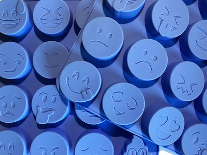 PennyCo Kitchen, moldes grandes de silicona con emojis