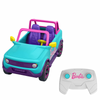 Hot Wheels Barbie RC SUV, vehículo rosa con control remoto que se adapta a 2 muñecas Barbie