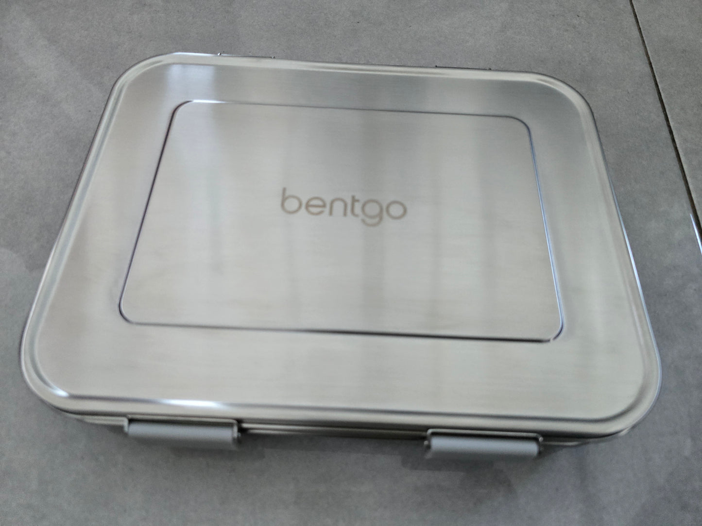 Bentgo Kids-Fiambrera infantil de acero inoxidable, Plateada