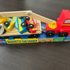 Melissa & Doug-Camión de juguete transportador de automóviles de madera