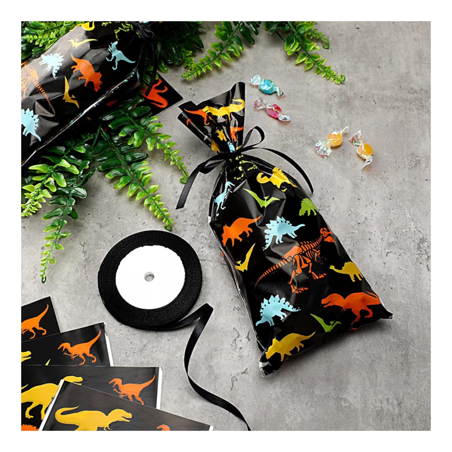 80 bolsas de plástico para dulces dinosaurio