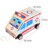 Ambulancia de madera con utensilios de doctor