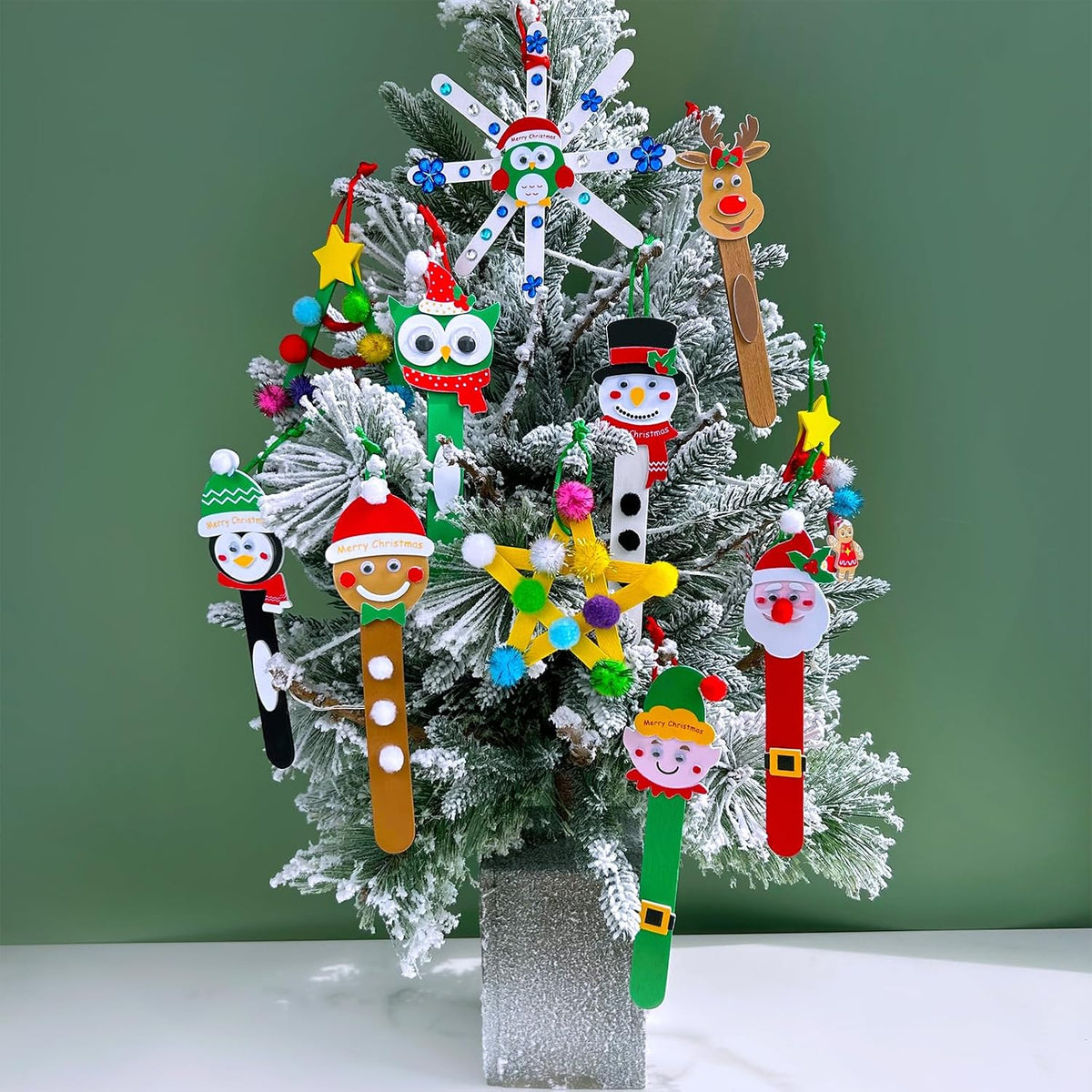 Kit de 24 adornos navideños con palitos Winlyn